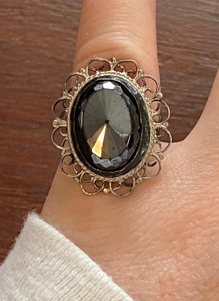Vintage Sterling Silver Lace Edge Faceted Hematite Ring Sz 5.5