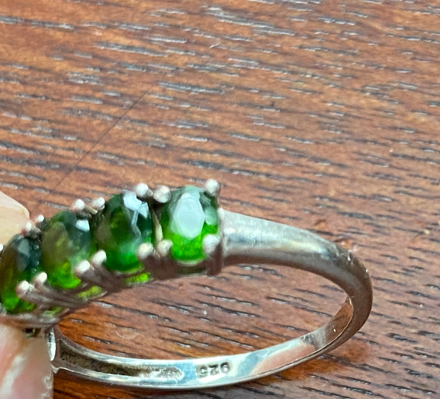 Sterling Silver 925 Oval Green Stone Row Ring Sz 6.75