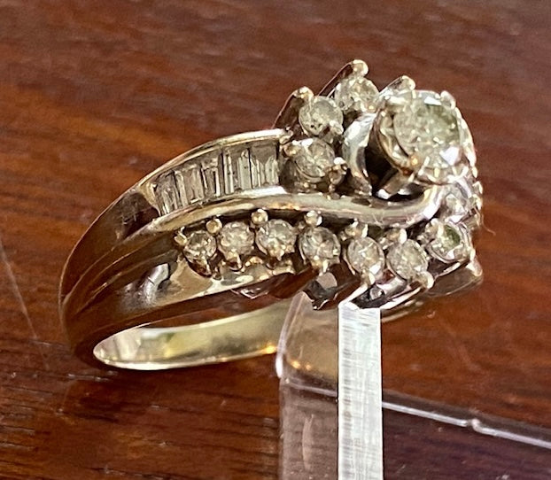 14k White Gold Round Baguette Diamond Cluster .75ctw - 1ctw Ring