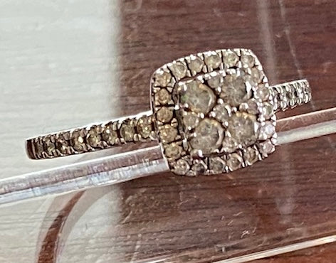 10k White Gold Diamond Halo Engagement Ring Sz 6.75