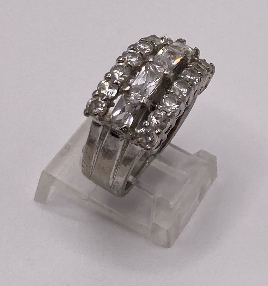 Sterling Silver 3 Row Round Emerald CZ Ring Sz 6.5