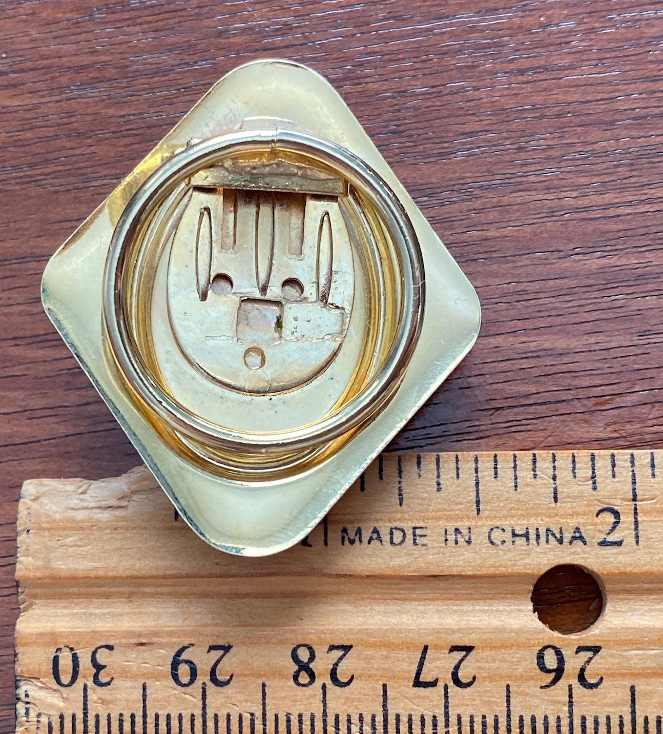 Vintage Gold Tone Diamond Shaped Red Plastic Cabochon Scarf Clip
