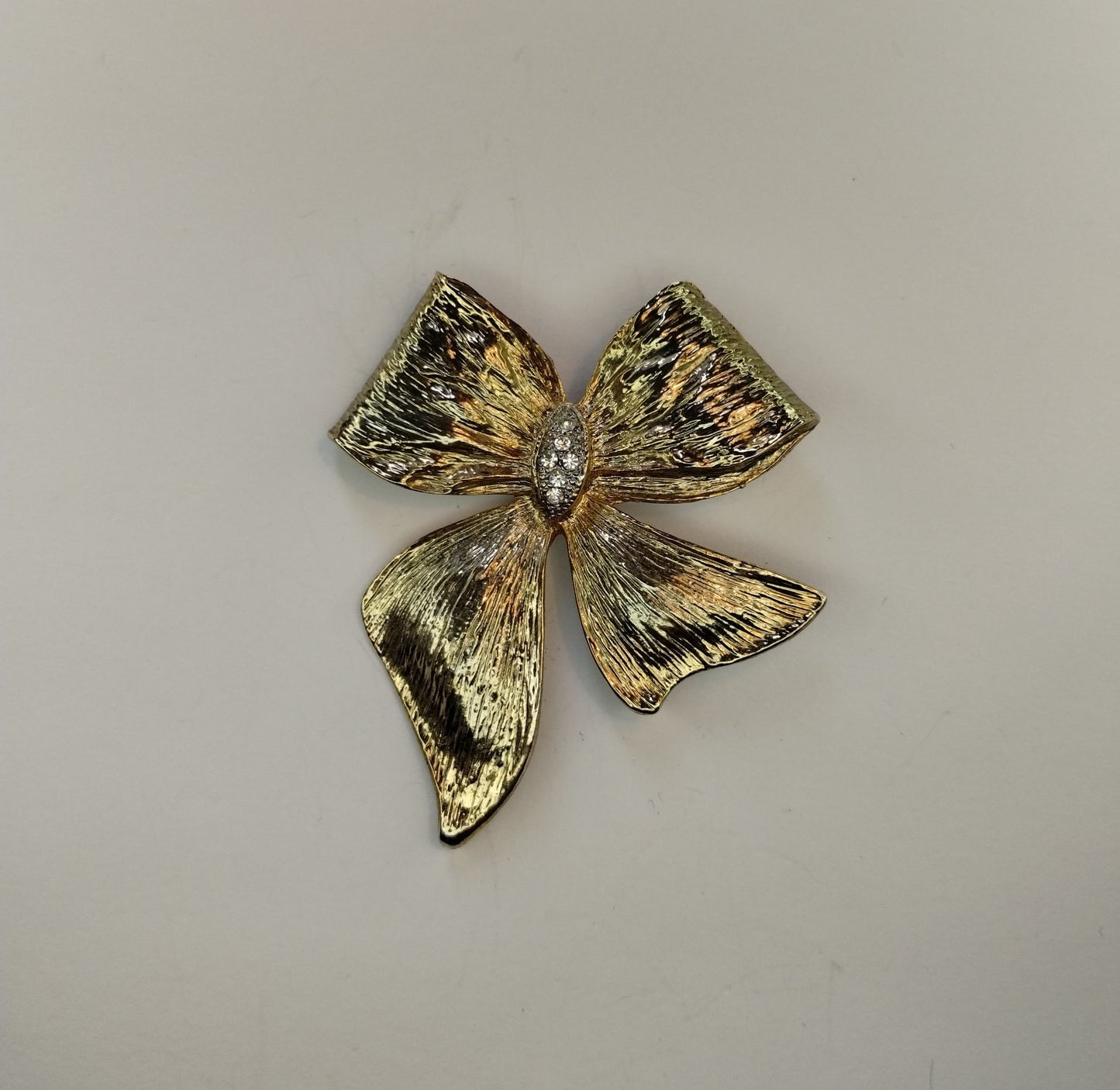 Vintage Gold Tone Rhinestone Large Bow Ribbon Brooch Pin