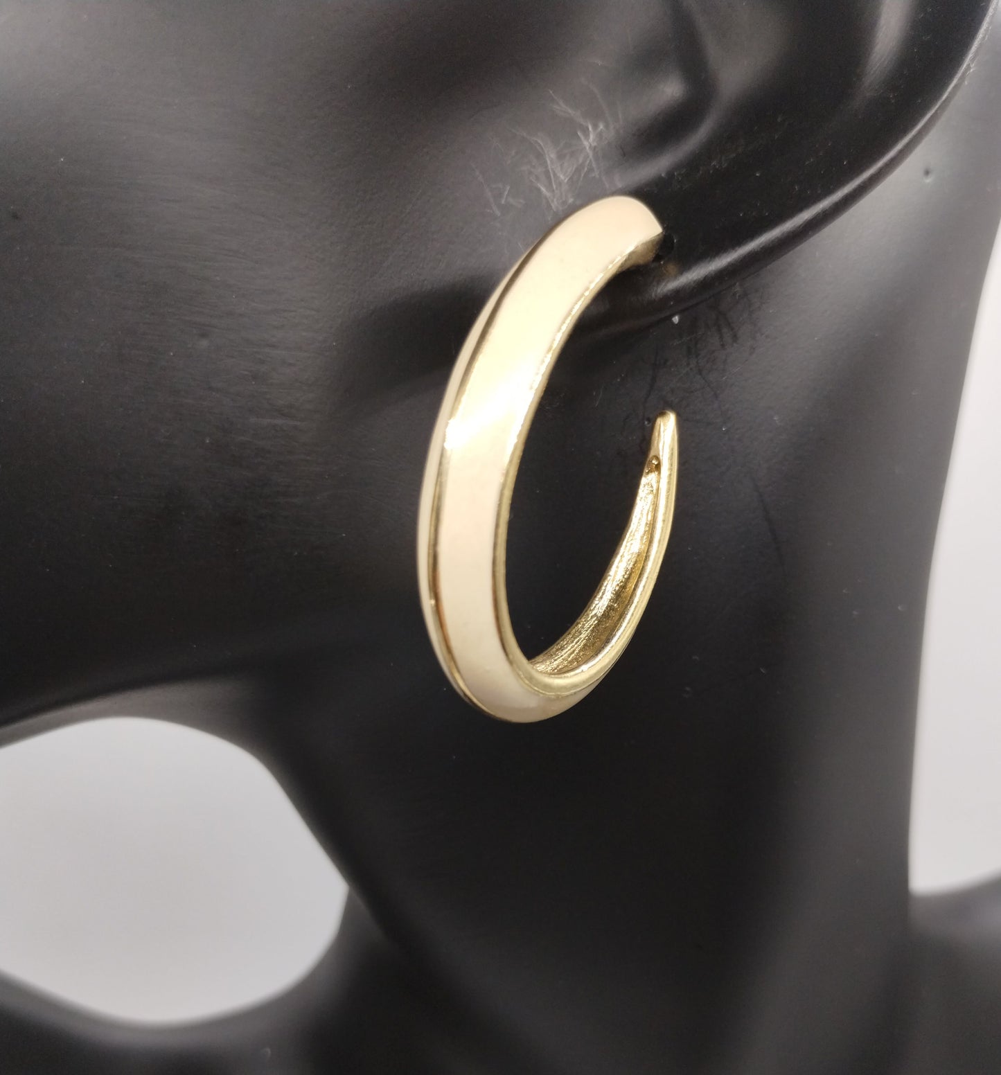 Vintage Signed Trifari Large Gold Tone Ivory Cream Enamel Hoop Pierced Earrings