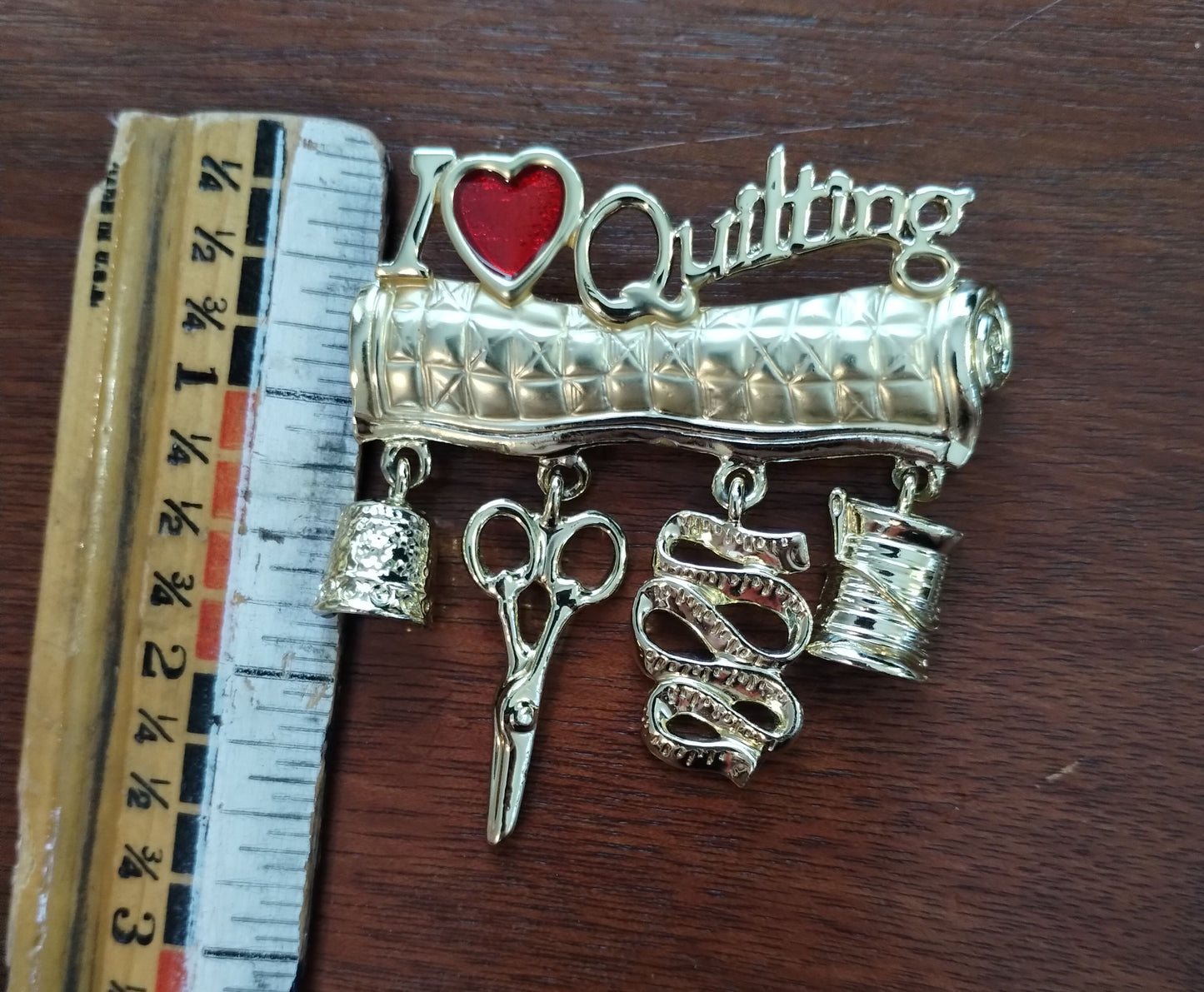 Vintage AJC Gold Tone & Enamel I Love Quilting Brooch & Lapel Pin