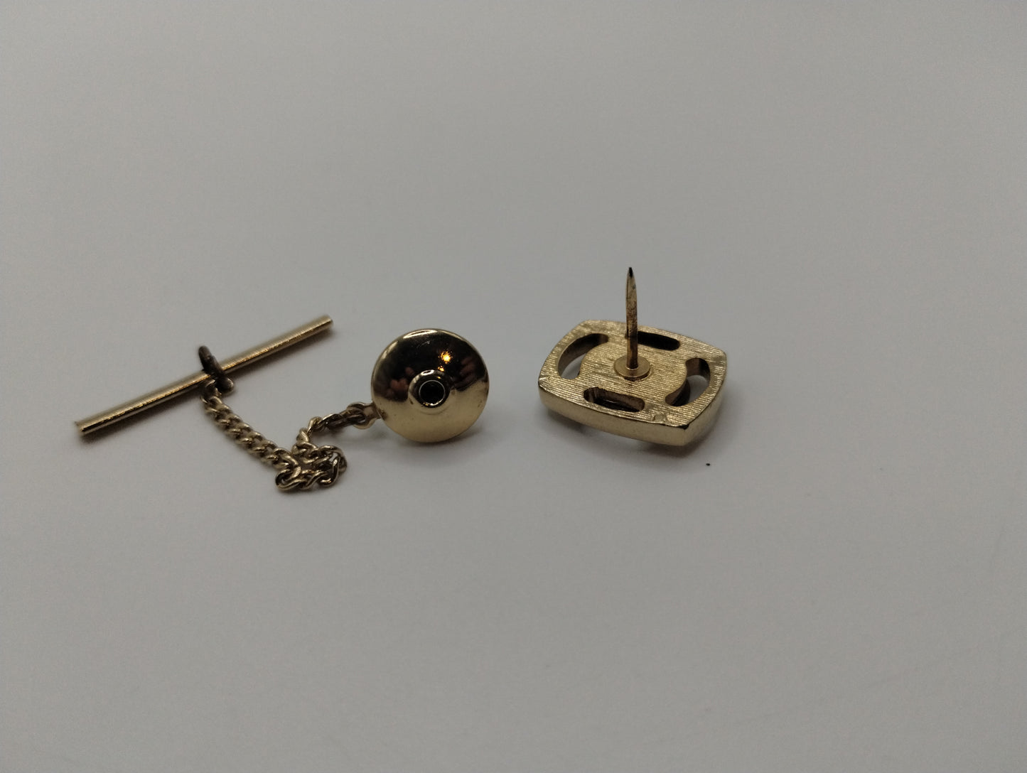 Vintage Gold Tone Faux Brown Cats Eye Tie Tack