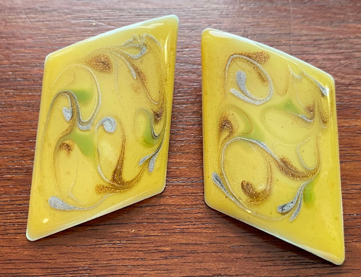 Vintage 80's Metal Enamel Swirl Retro Pierced Earrings