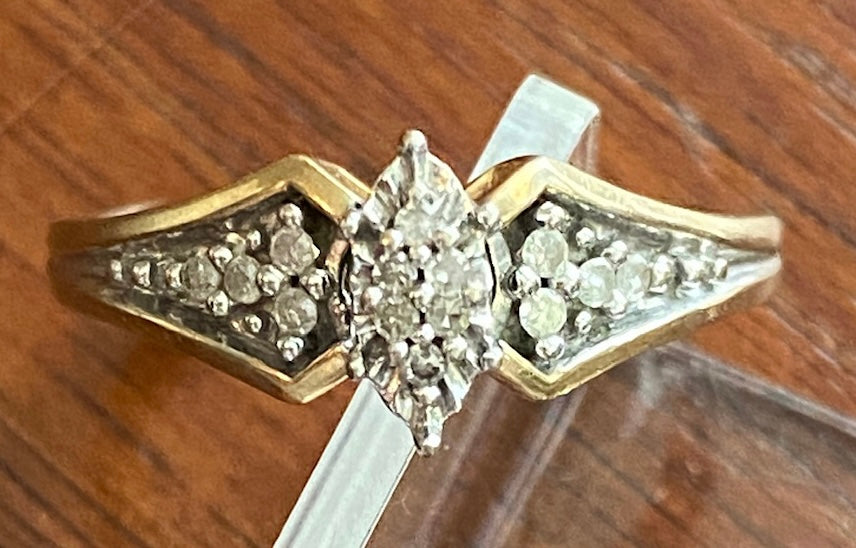10k Yellow Gold Diamond Bowtie Ring Sz 7