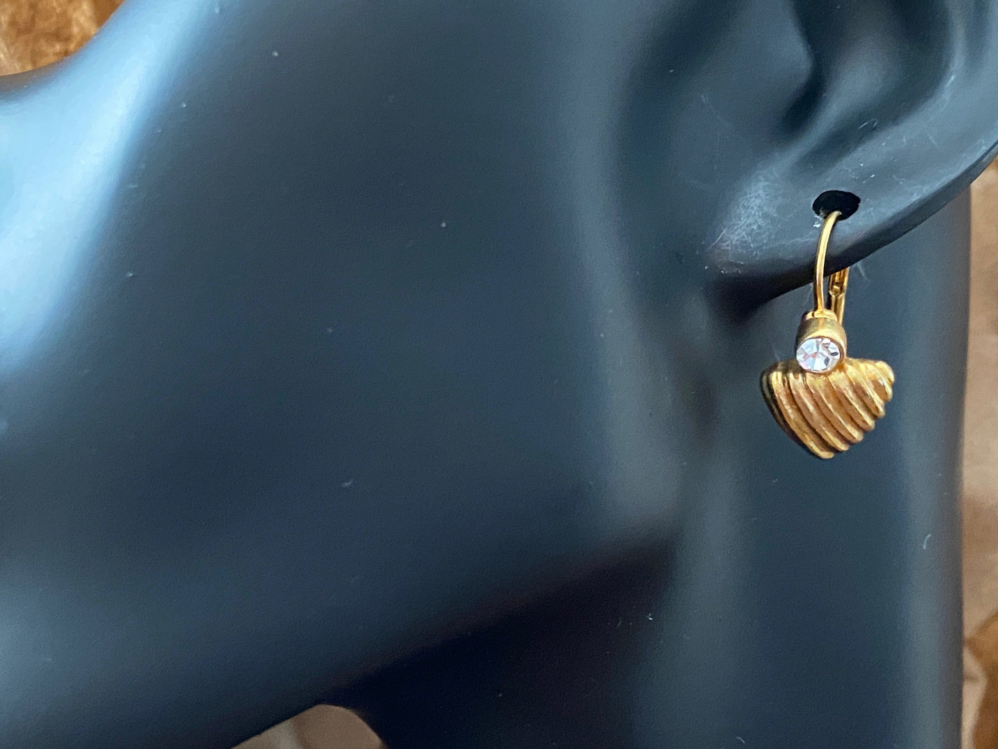 Cute Vintage Gold Tone Ribbed Heart Rhinestone Pierced Drop Earrings
