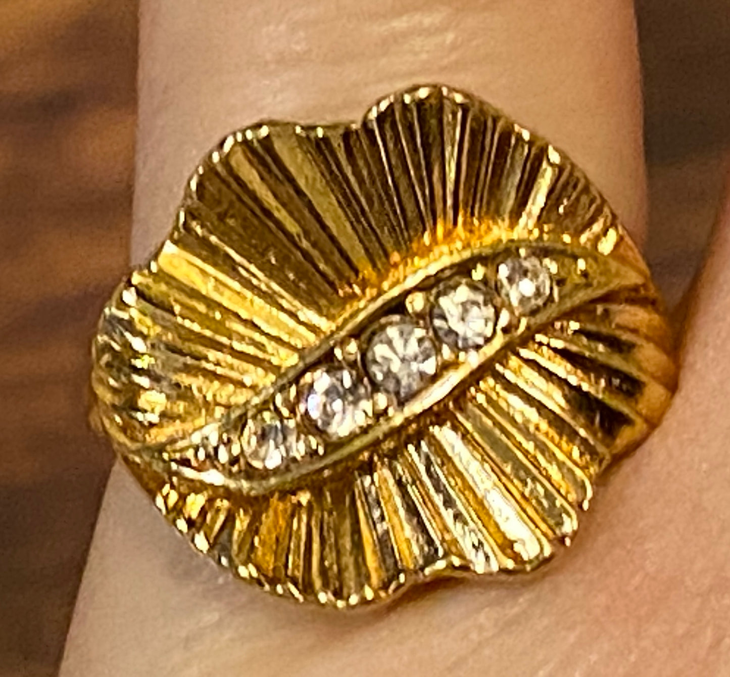 Vintage Gold Tone Ruffle Rhinestone Cocktail Ring Sz 6