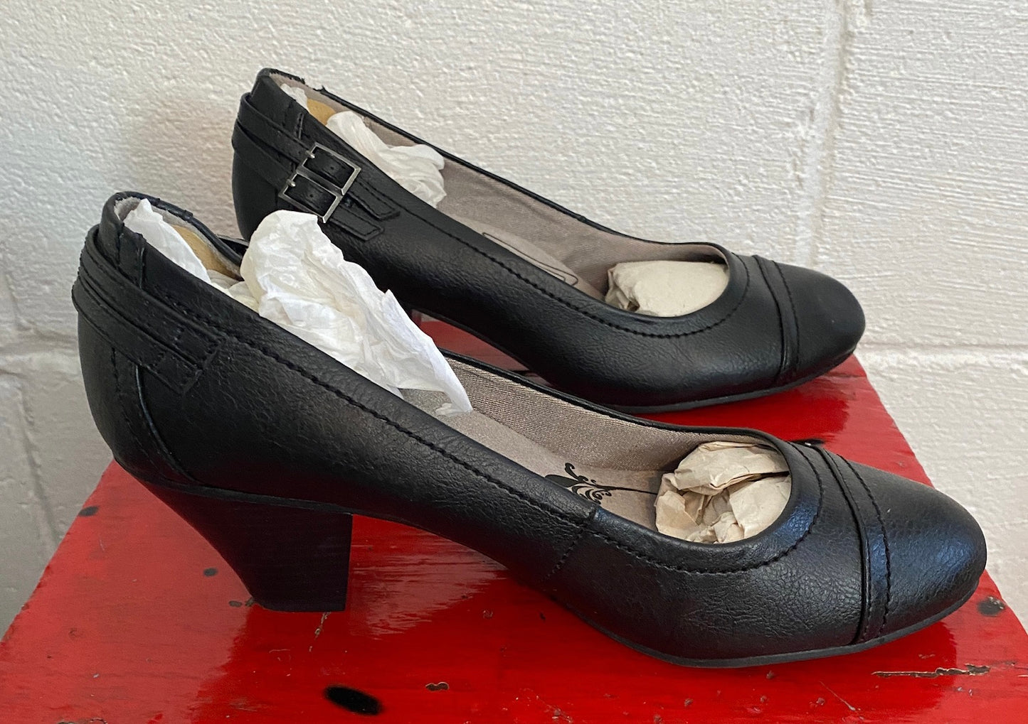 New Opened Box Women's LifeStride 9 M Give, Black Lansing Slip On Pump