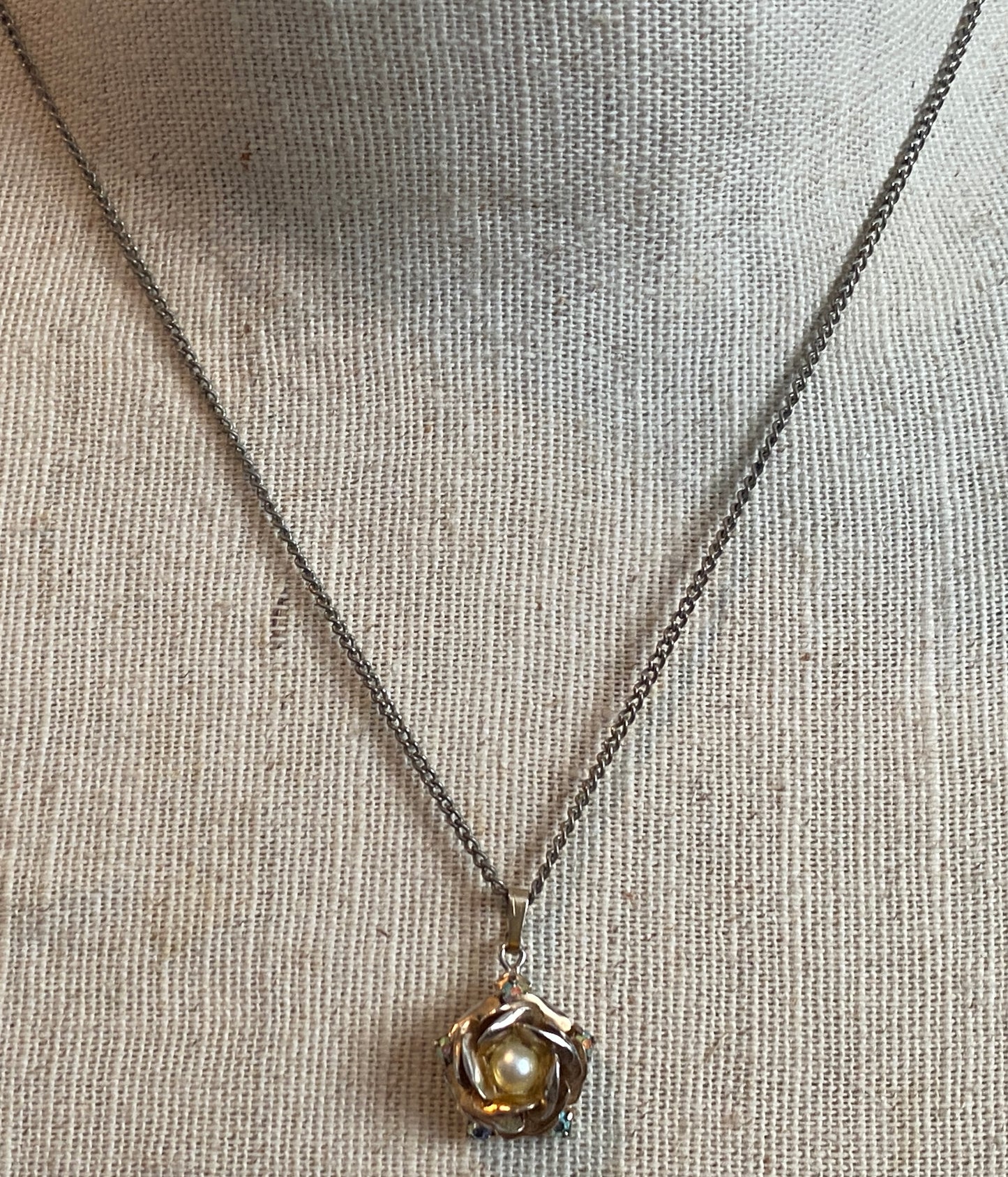 Gold Tone Aurora Borealis Rhinestone Faux Pearl Flower Pendant Necklace