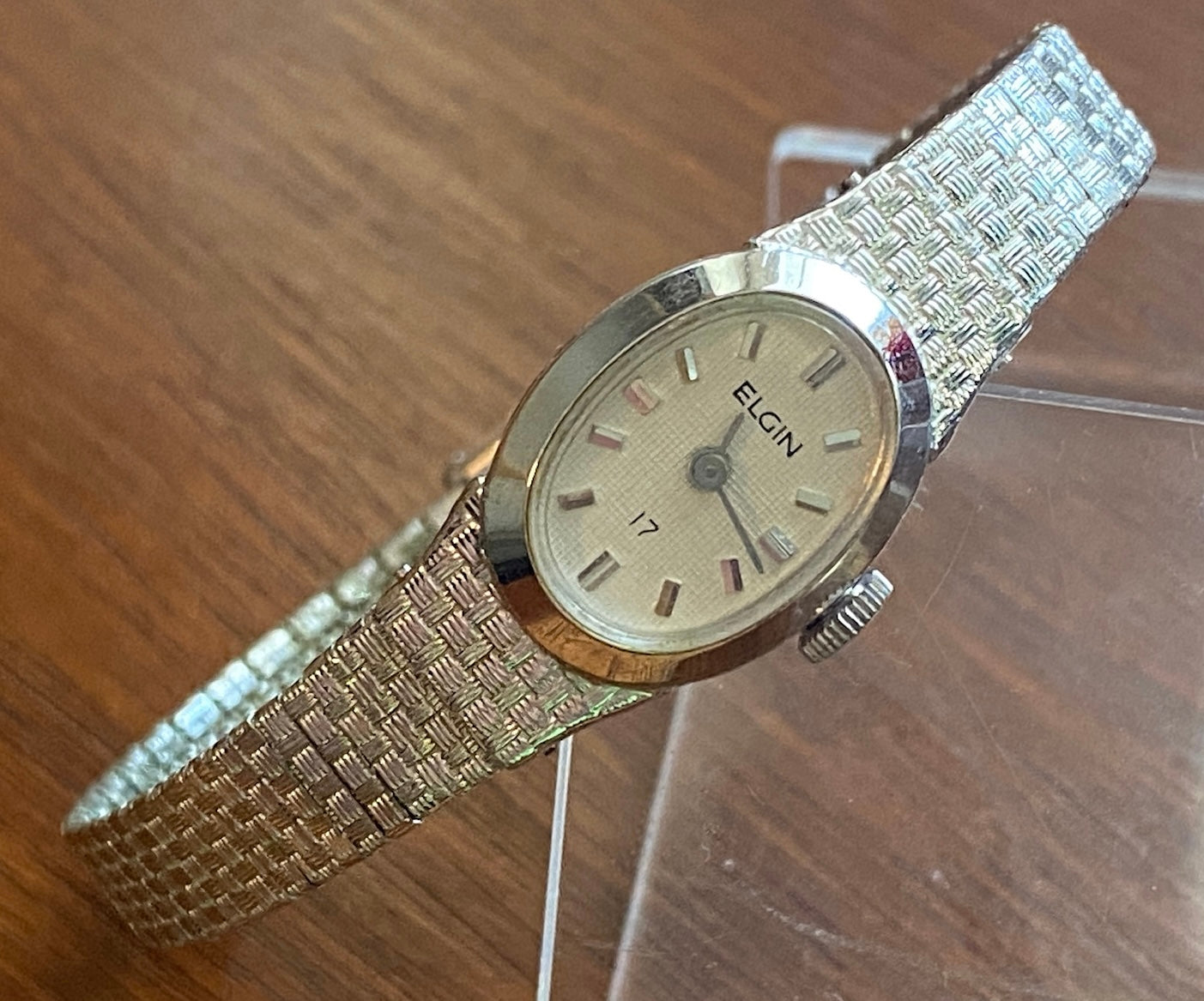 Vintage Woman's Elgin Manual Wind Wristwatch 17J Oval Dial