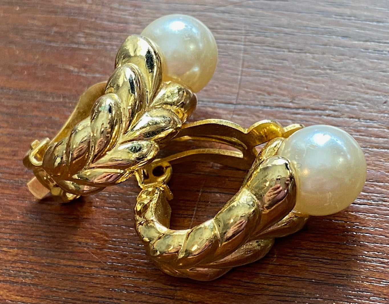 Vintage 80's Gold Tone Laurel Faux Pearl Ear Cuff Clip on Earrings