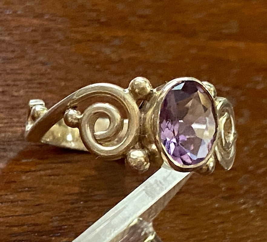 Sterling Silver 925 Oval Amethyst Solitaire Swirl Design Ring Sz 7.75