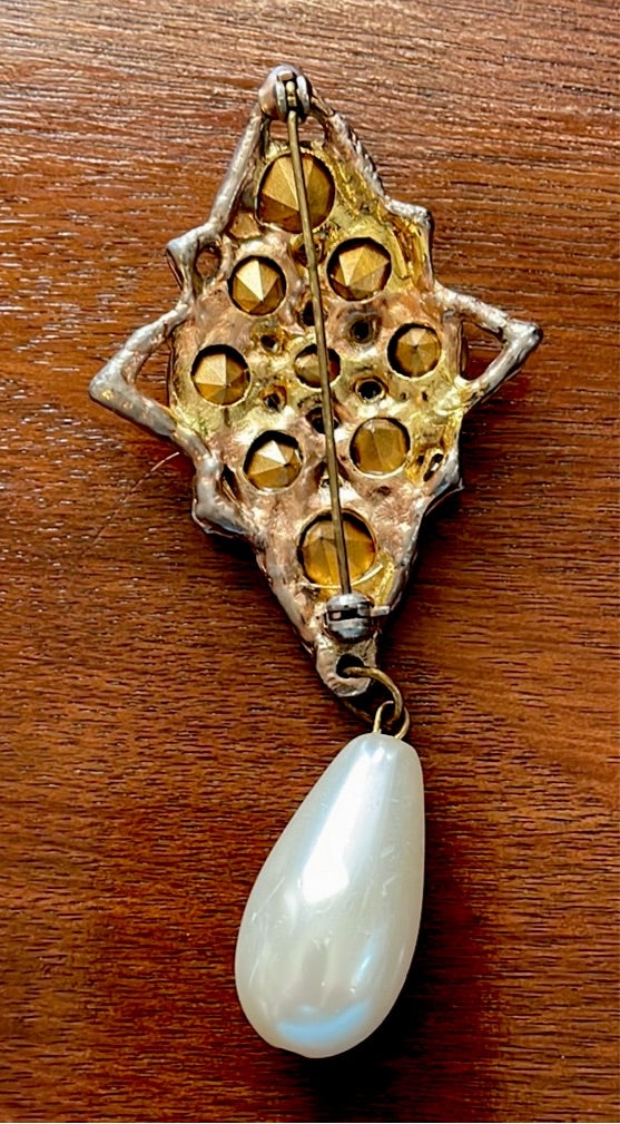 Victorian Vintage Style Large Goldtone Brooch Pin Drop Pearl Accent Clear Rhinestones