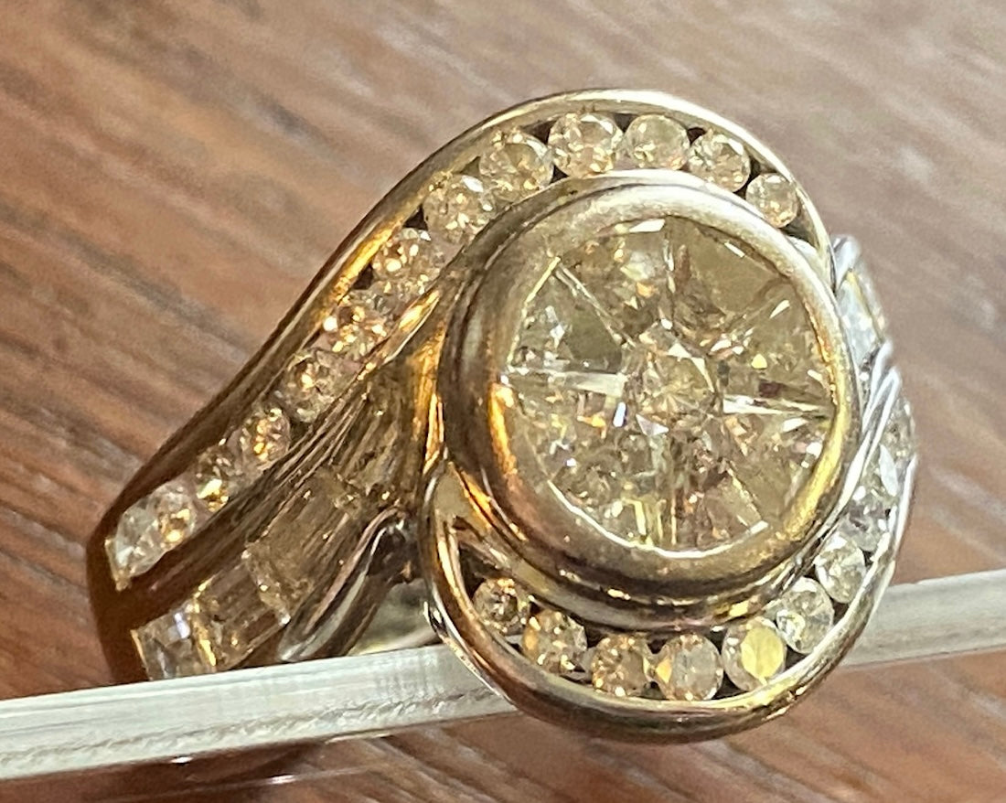 14k White Gold Diamond Halo Engagement Ring Sz 8