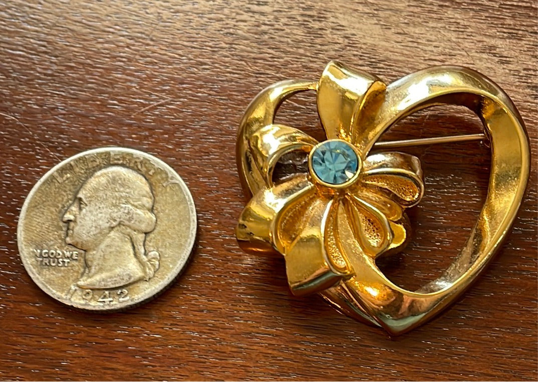 Avon Open Work Goldtone Heart Brooch Pin w Light Blue Rhinestone