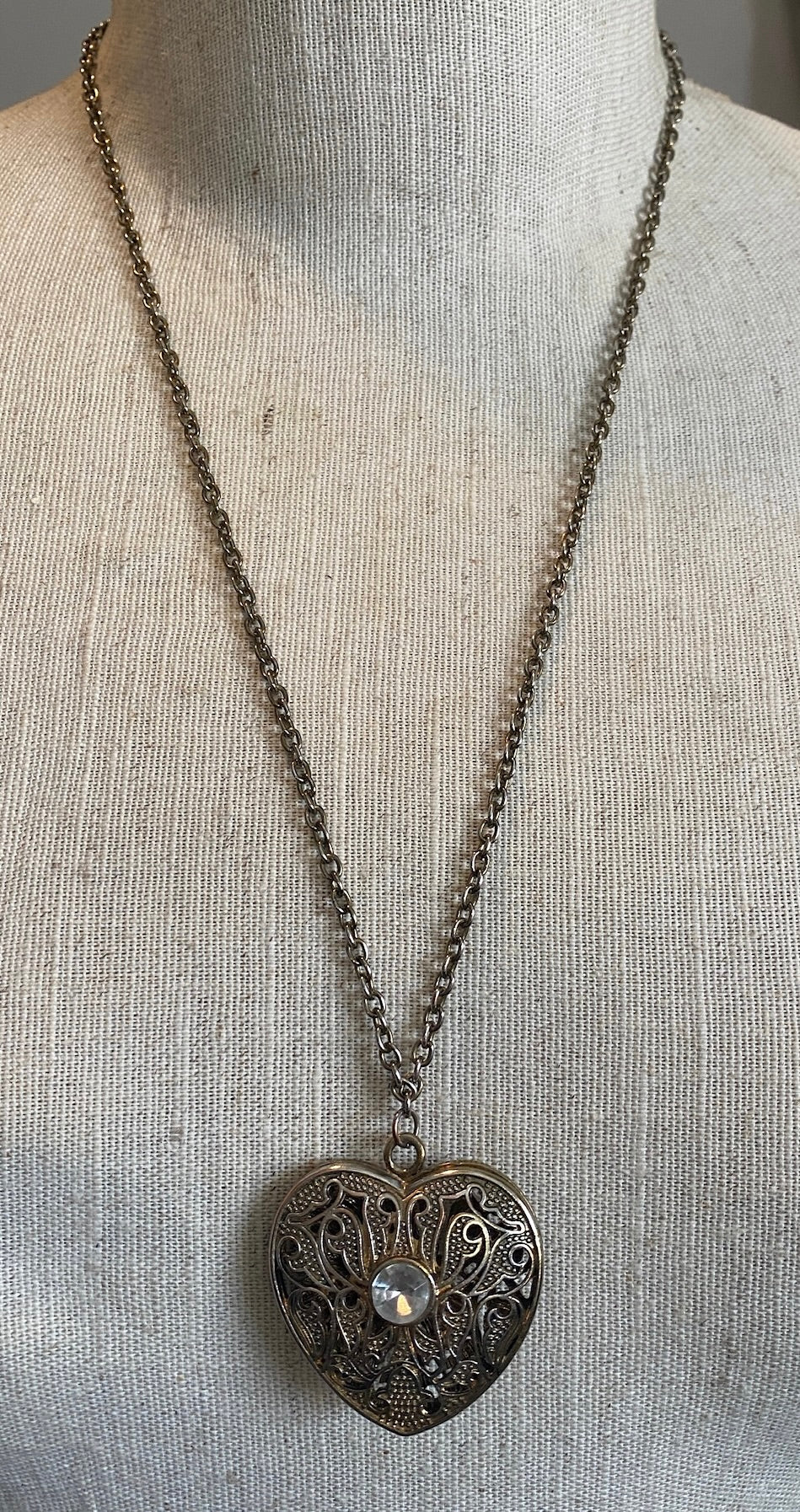 Victorian Style Chain Link Filigree Heart Rhinestone Pendant Necklace