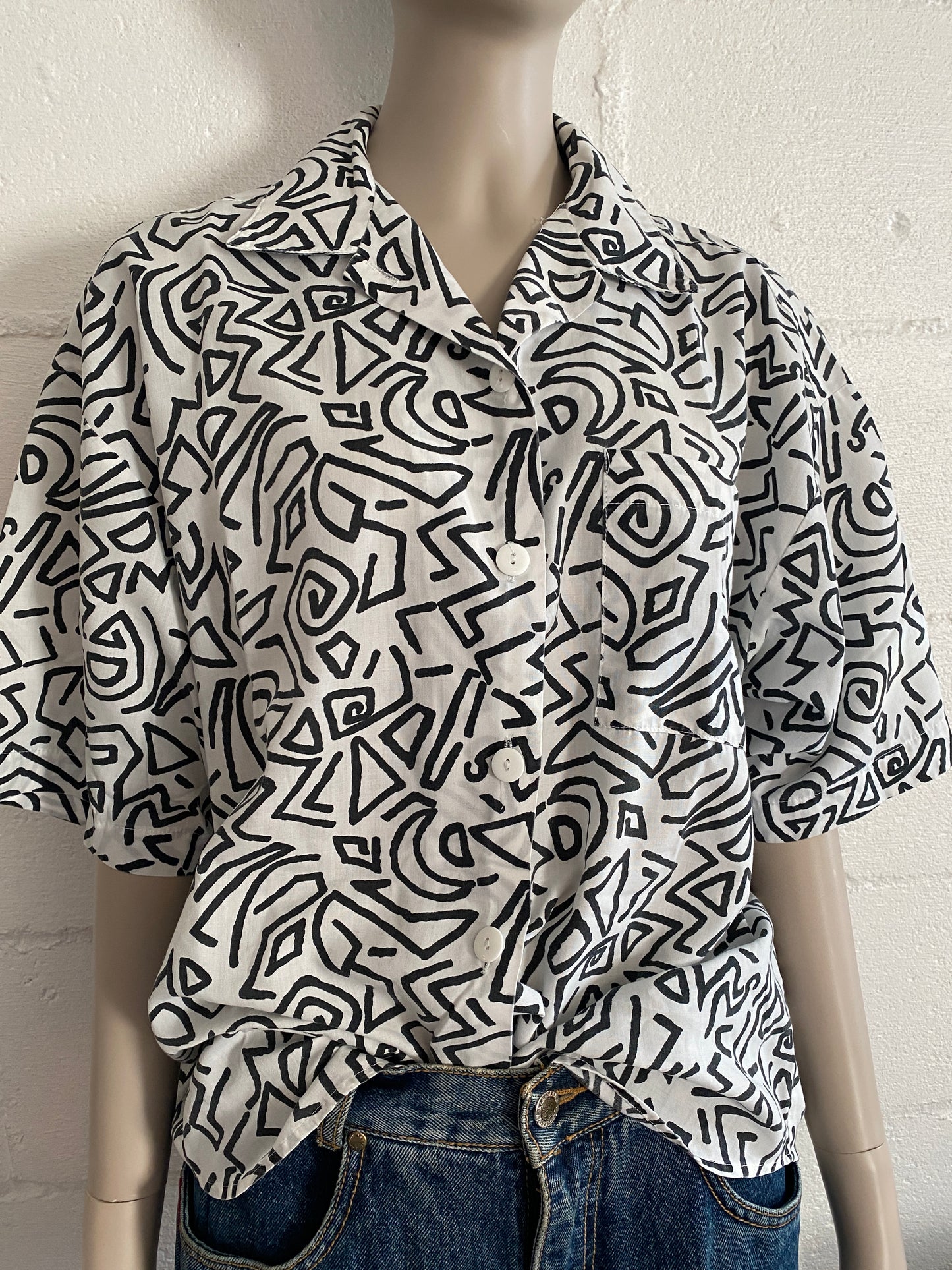 Unisex Vintage Cervelle Graphic 90's Print Button Up Shirt Black White