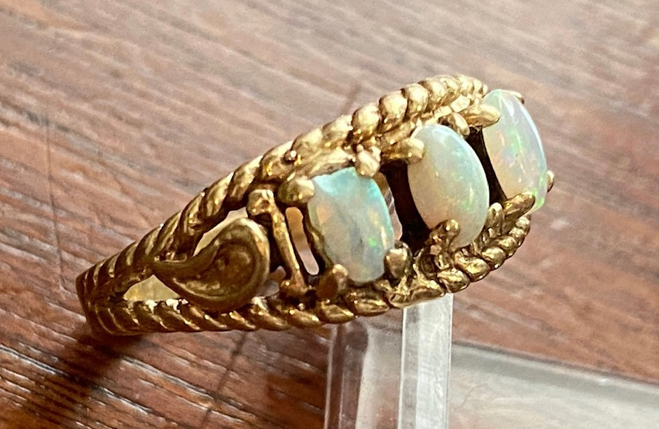 Vintage 10k Yellow Gold Oval Fire Opal 3 Stone Ring Sz 6
