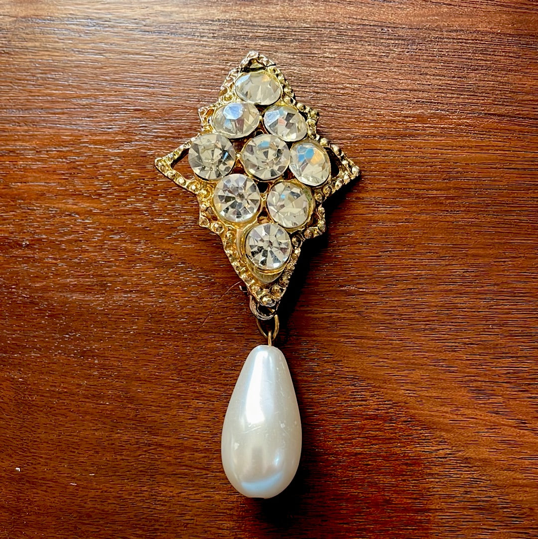 Victorian Vintage Style Large Goldtone Brooch Pin Drop Pearl Accent Clear Rhinestones