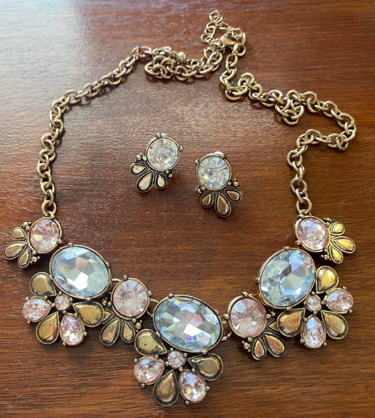 Pretty Crystal Rhinestone Gold Tone Statement Necklace & Earrings