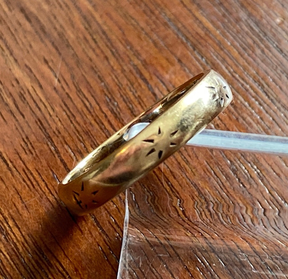 Vintage 14k Yellow Gold Starburst Design Band Sz 6.75
