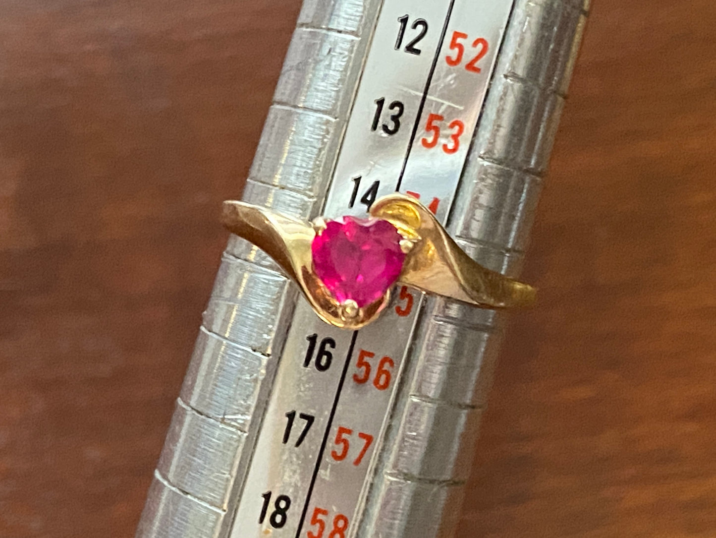 10k Yellow Gold Ruby Heart Ring Sz 7 Signed GTR AS IS