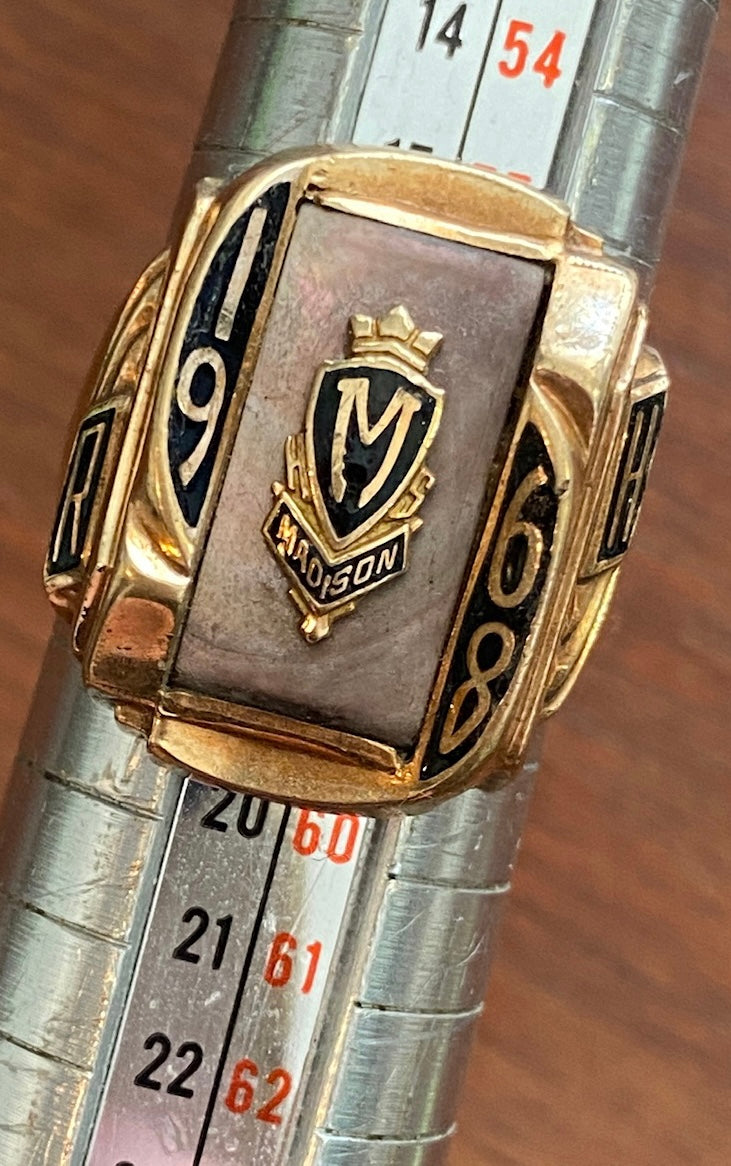 Vintage 1968 10k Yellow Gold Madison High School Class Ring Sz 8