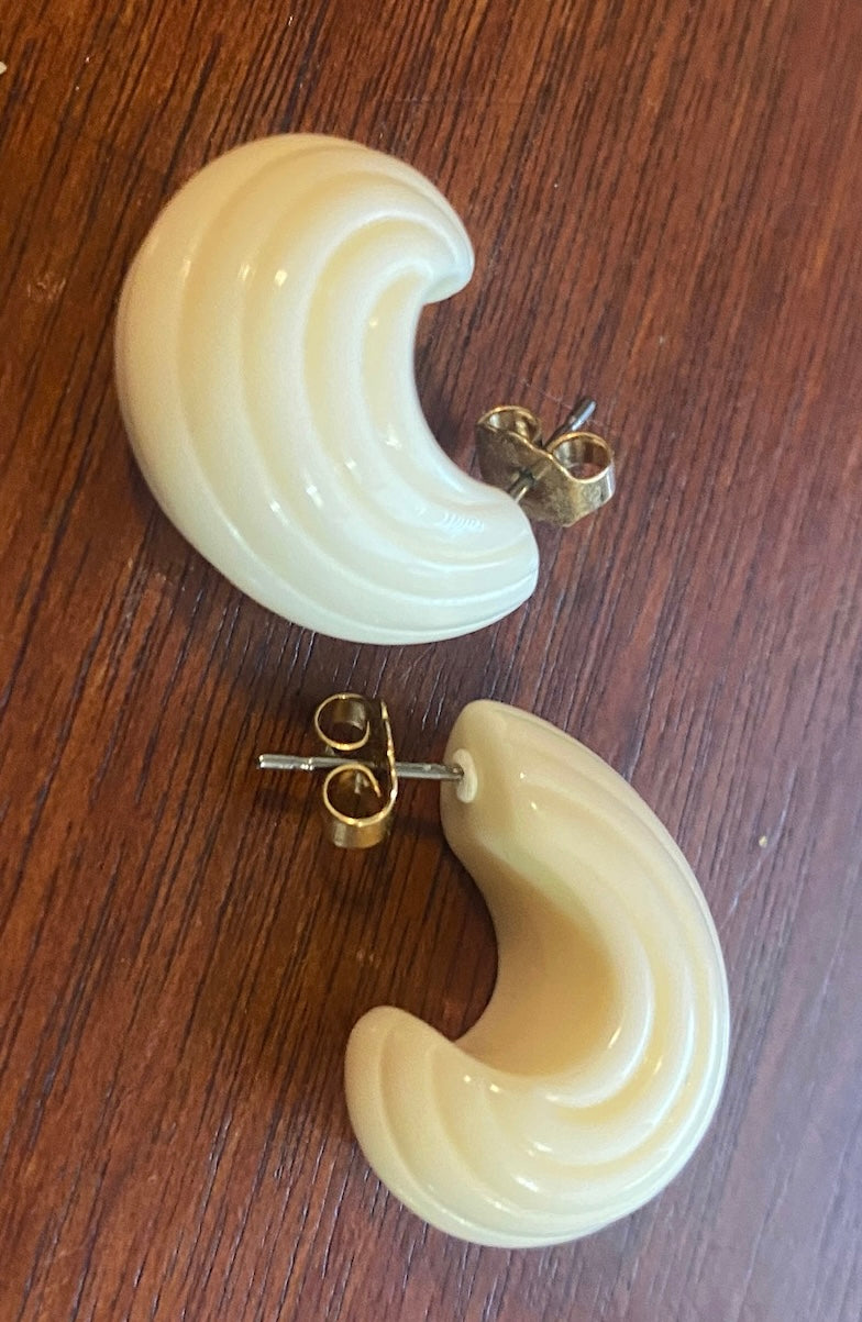 Cream Ivory Puffy Plastic Ribbed Earrings Pierced