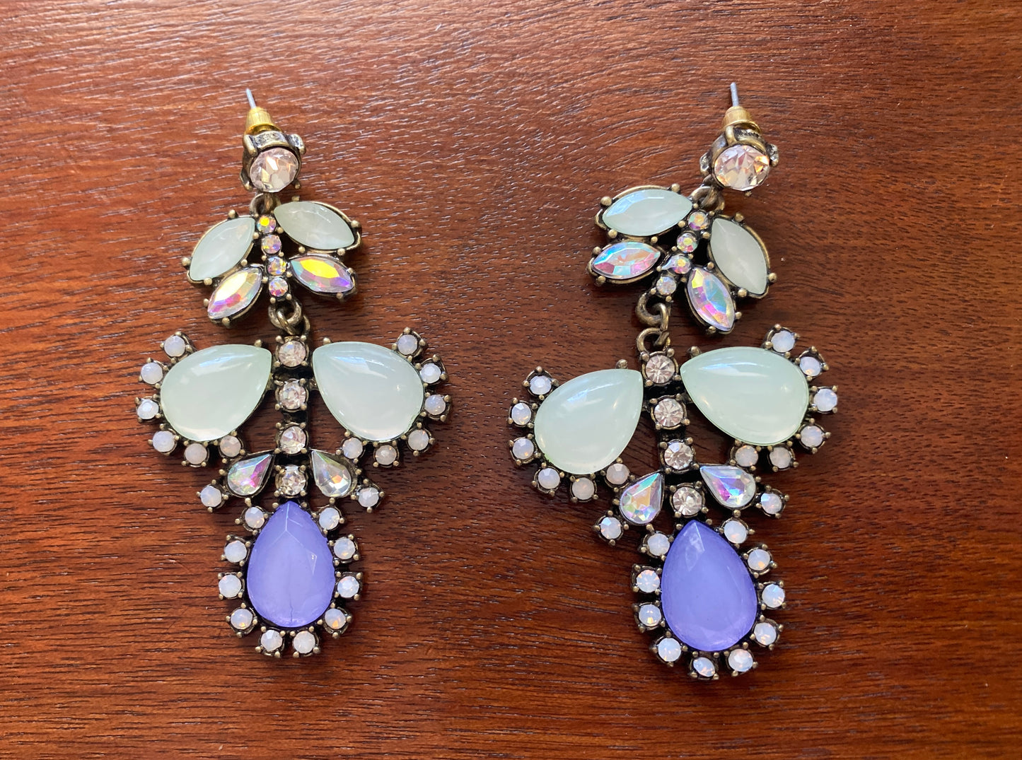 Vintage Style AB Aurora Borealis Faux Moonstone Lavender Dangly Earrings