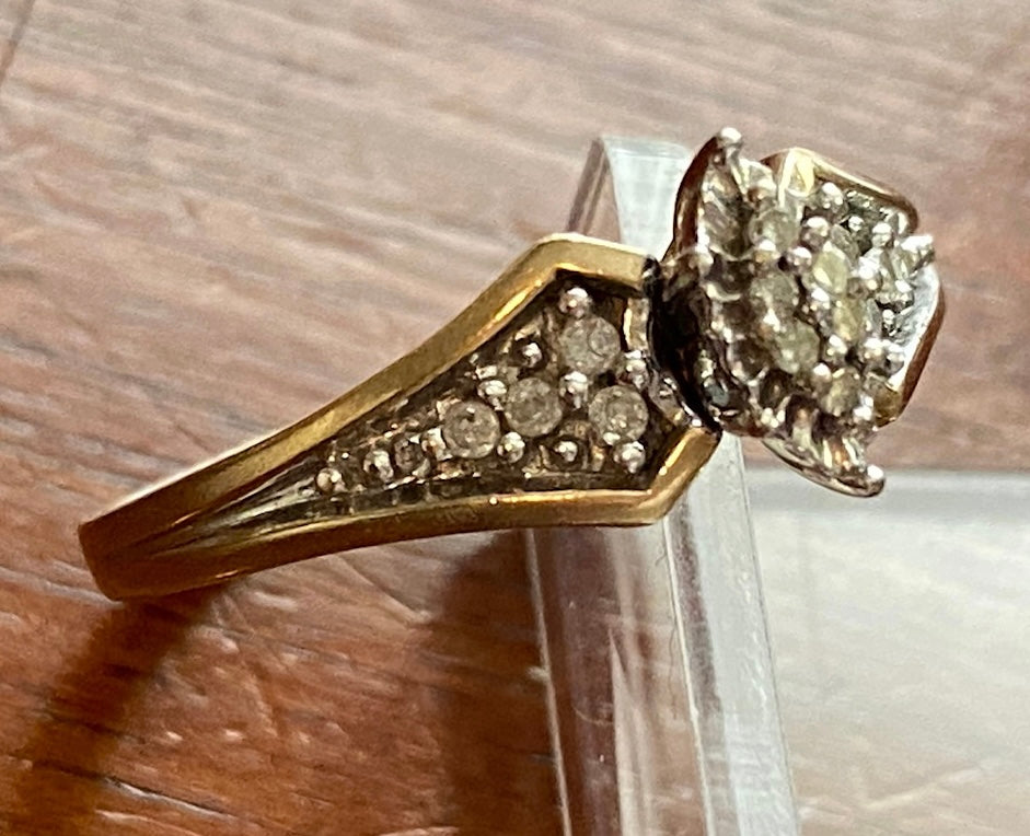 10k Yellow Gold Diamond Bowtie Ring Sz 7
