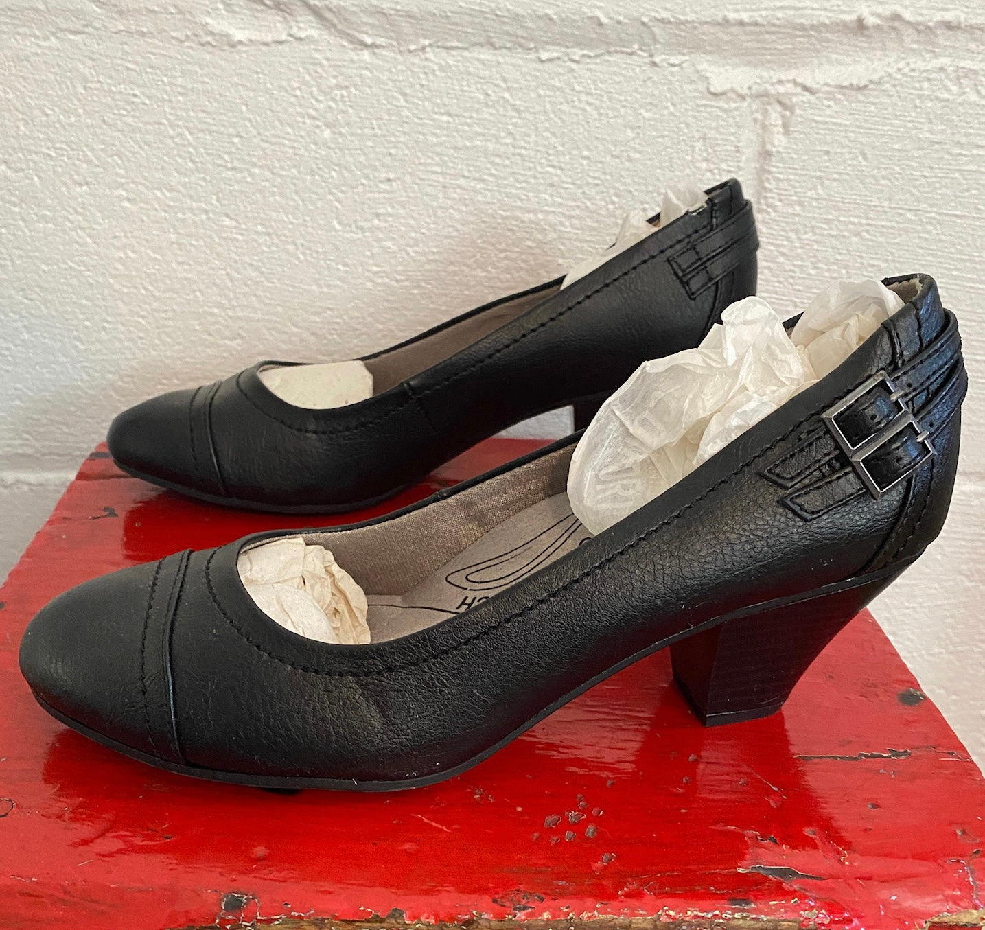 New Opened Box Women's LifeStride 9 M Give, Black Lansing Slip On Pump