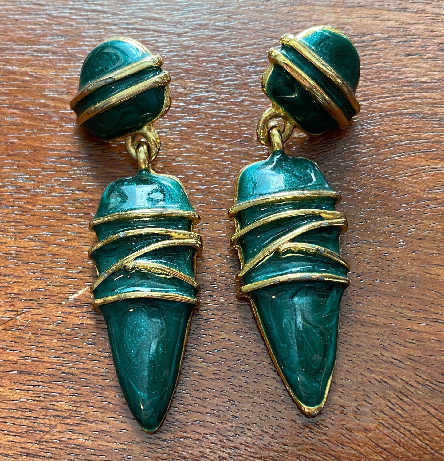 Vintage 80's Gold Tone Green Metallic Enamel Drop Dangle Pierced Earrings