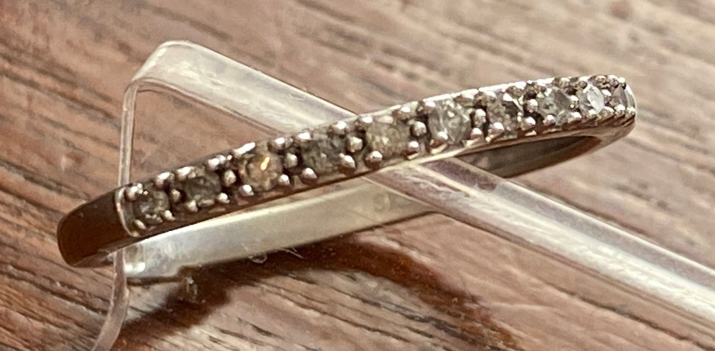 10k White Gold SK9 Stackable Band Ring Sz 6.75 1/10 ctw