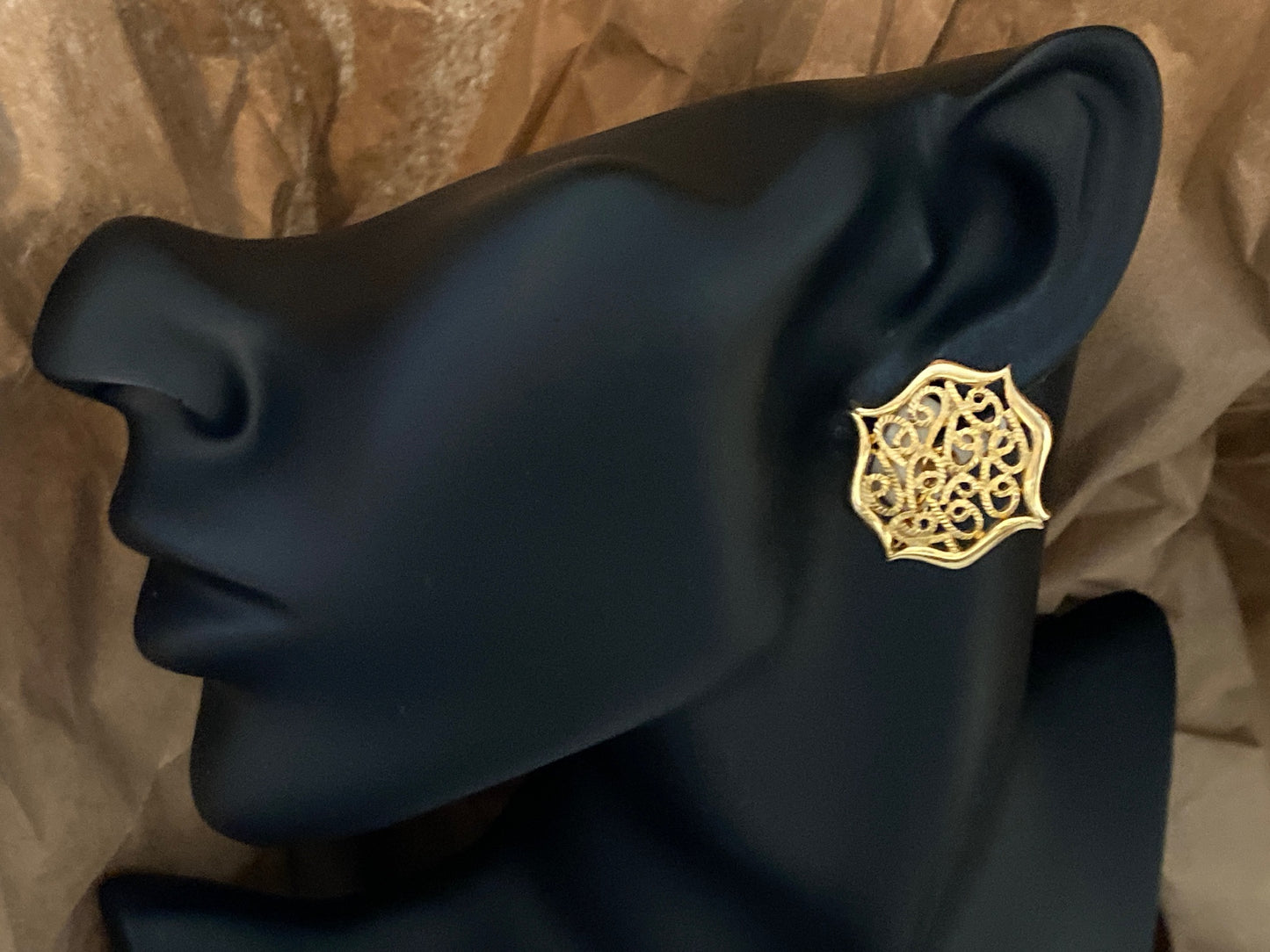 Vintage 80's Gold Tone Filigree Clip On Earrings