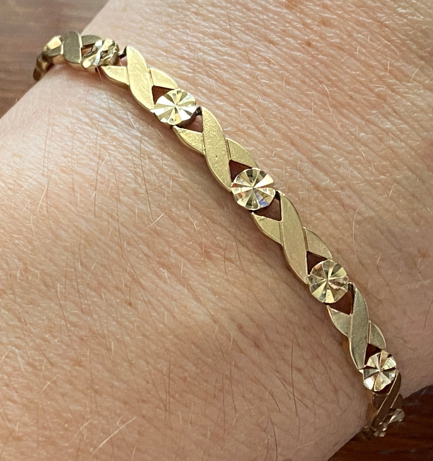 14k Yellow Gold Textured X Design Bracelet Signed RCI