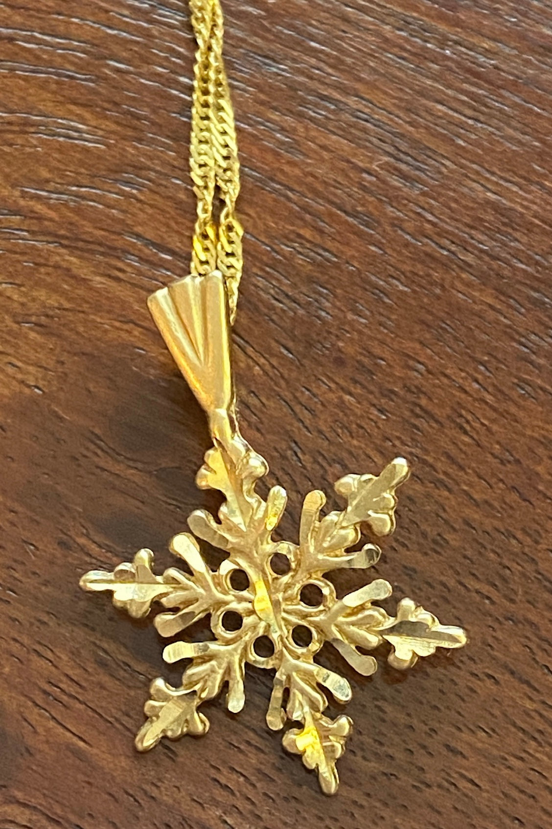 18kt Yellow Gold Chain Necklace 14k Diamond Cut Snowflake Pendant