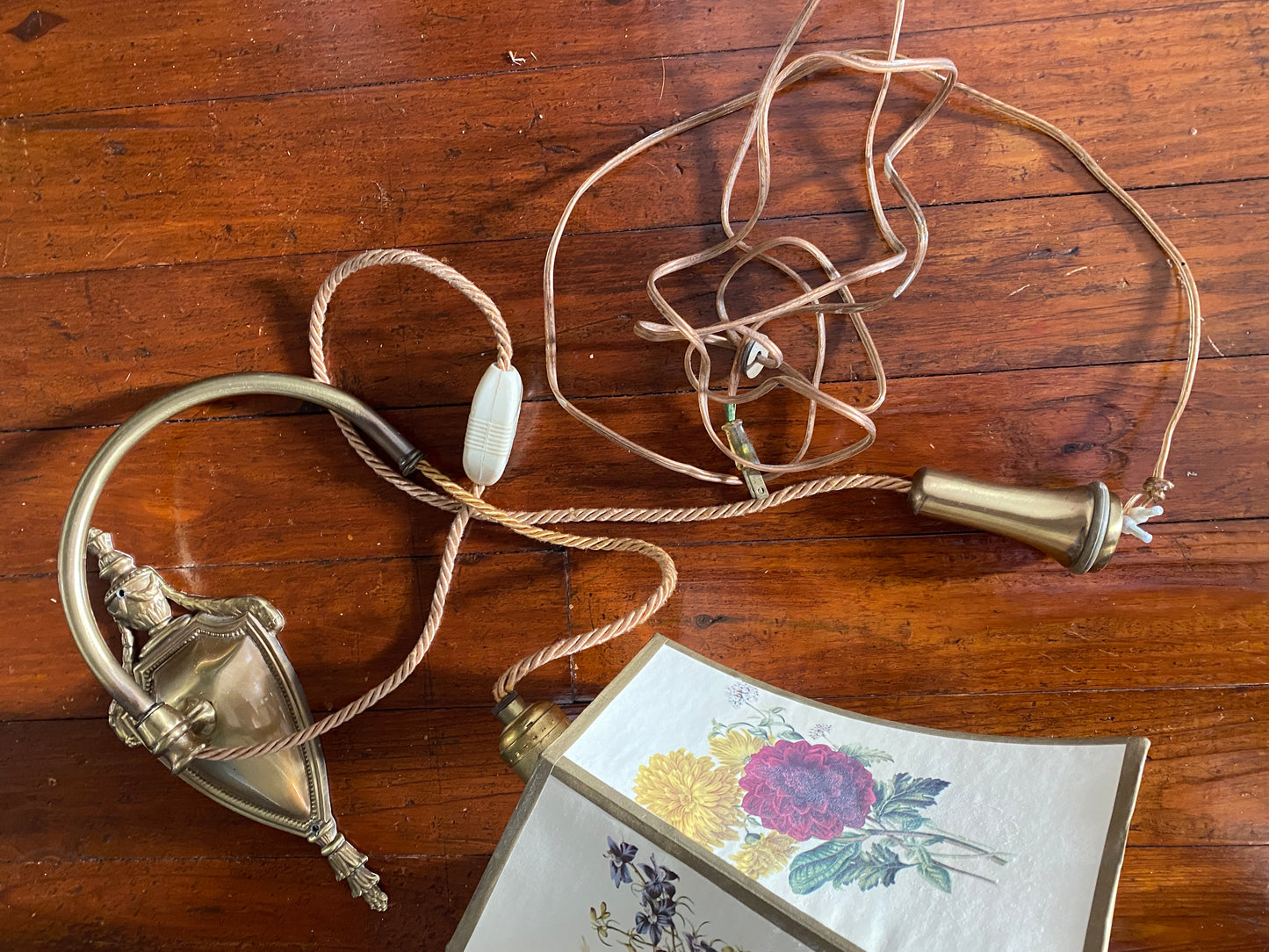 Vintage Colonial Premier Brass Hanging Sconce Light Lamp Floral Shade