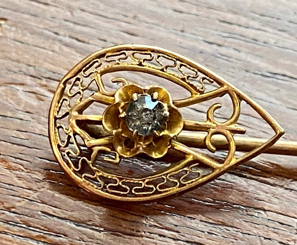 Vintage 12k Yellow Gold Gray Blue Glass Filigree Hat Stick Pin