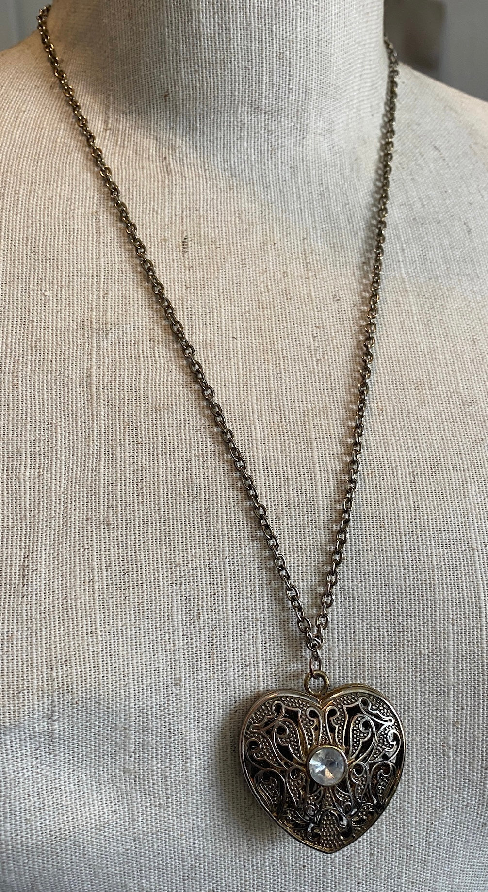 Victorian Style Chain Link Filigree Heart Rhinestone Pendant Necklace