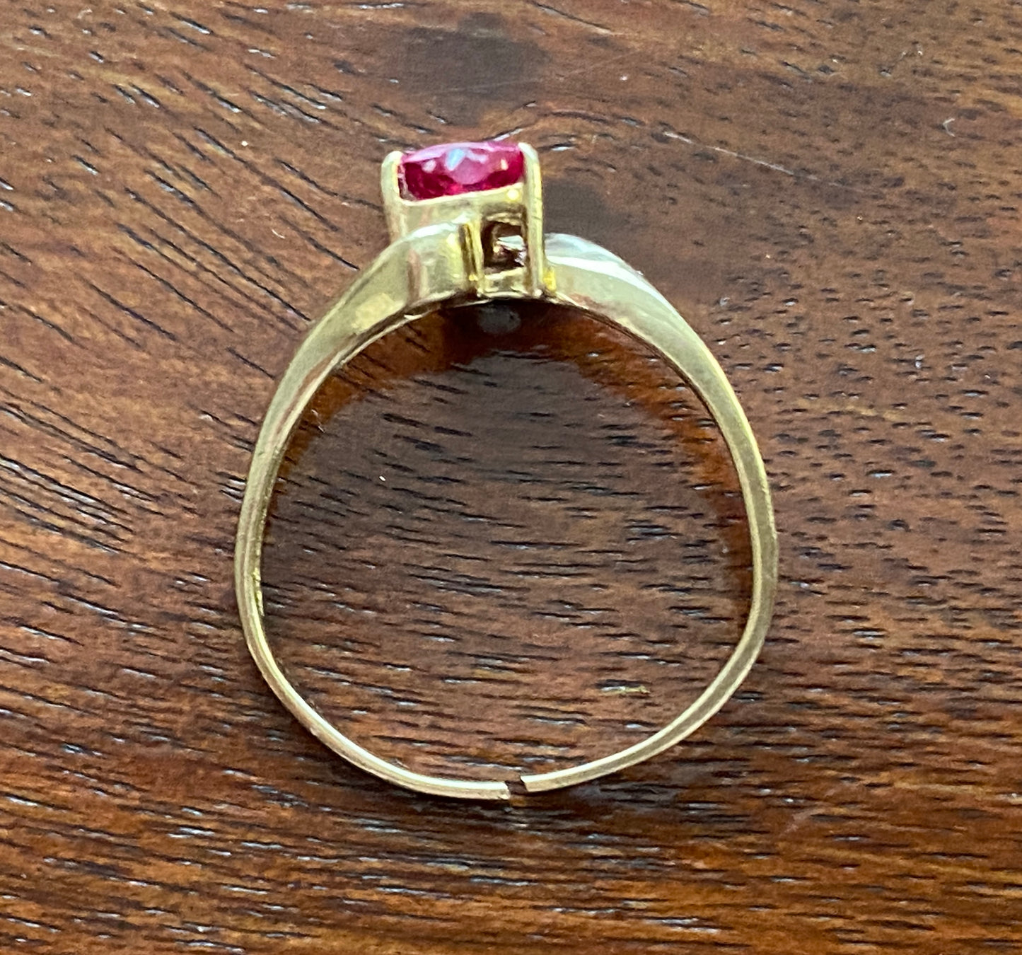 10k Yellow Gold Ruby Heart Ring Sz 7 Signed GTR AS IS