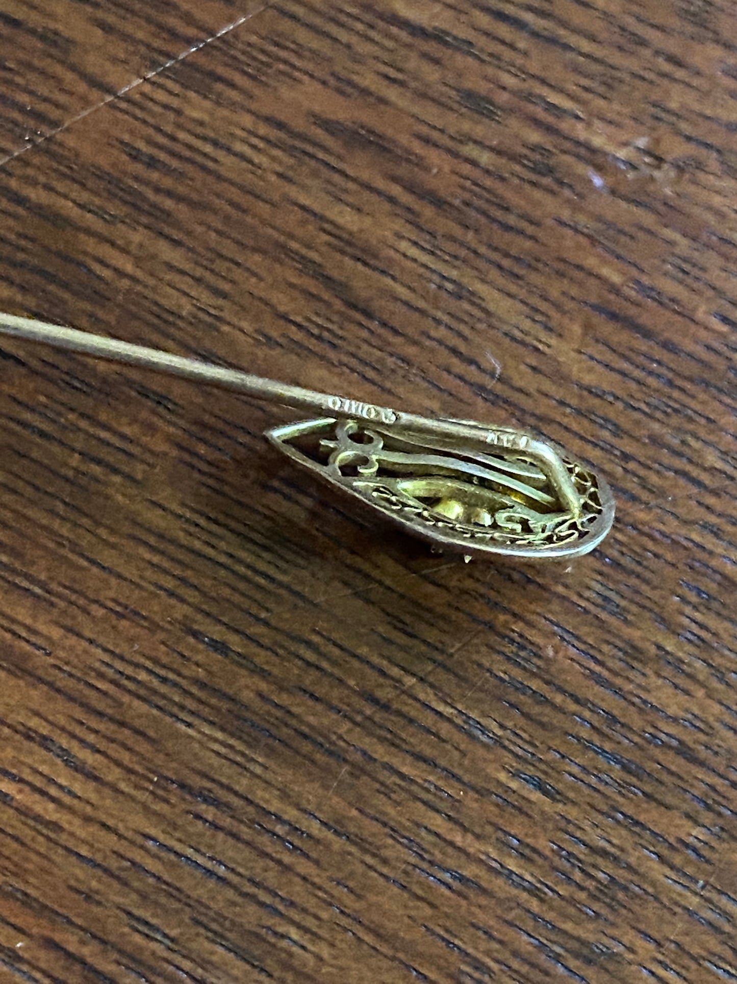 Vintage 12k Yellow Gold Gray Blue Glass Filigree Hat Stick Pin
