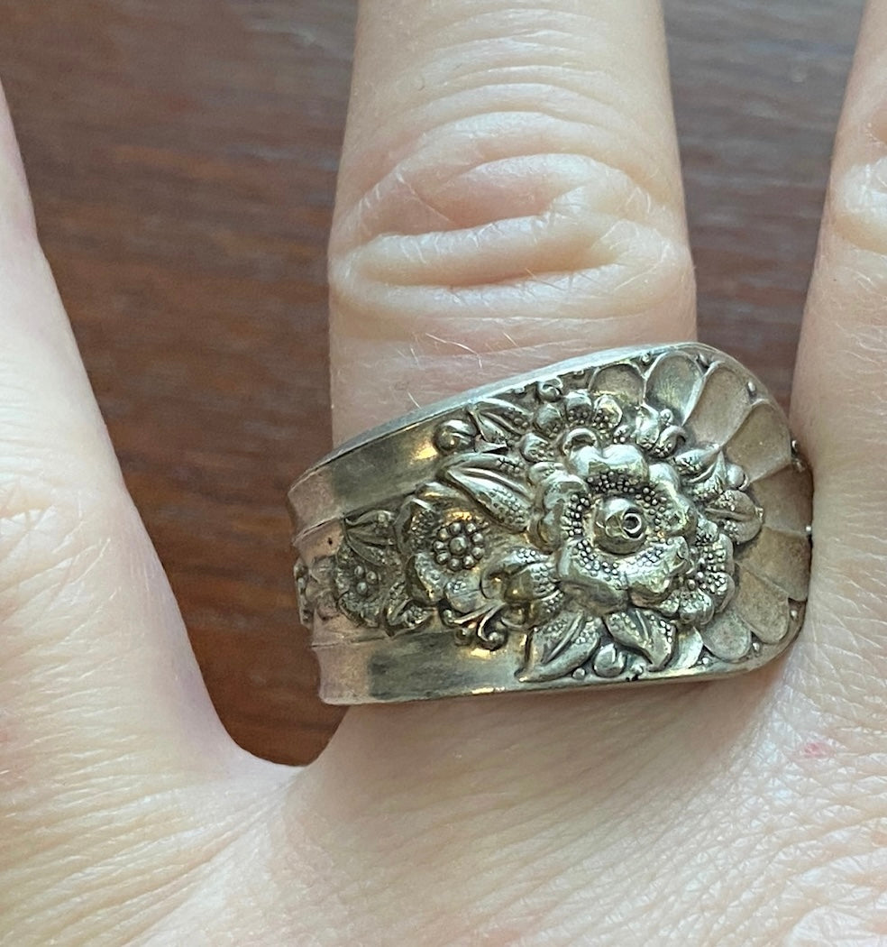 Vintage Rogers and Co Silver Tone Spoon Ring