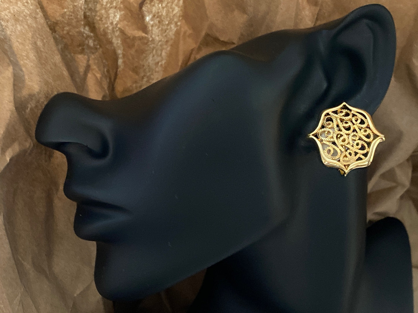Vintage 80's Gold Tone Filigree Clip On Earrings