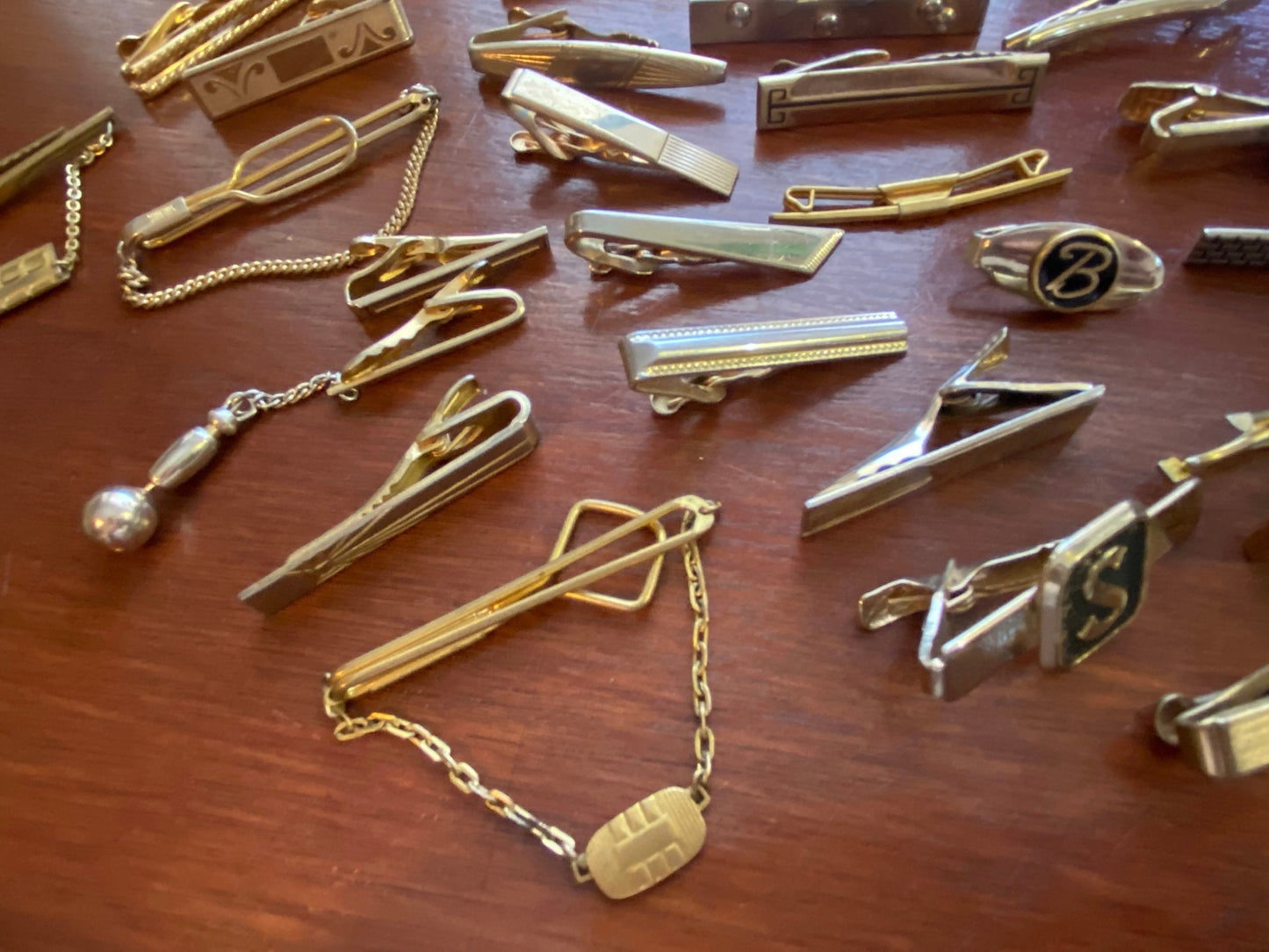 Lot of Vintage Tie Bars Clips Some Signed Mostly Gold Tone