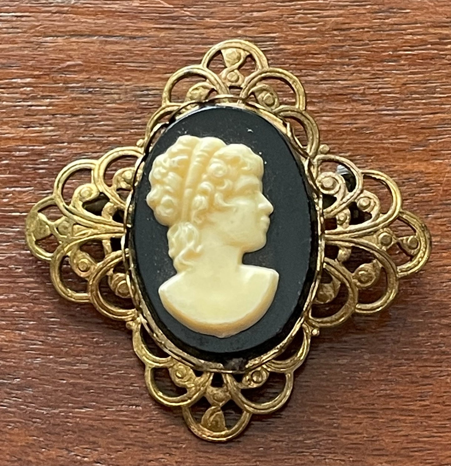 Vintage Filigree Metal Goldtone Faux Cameo Black White Brooch Pin Victorian