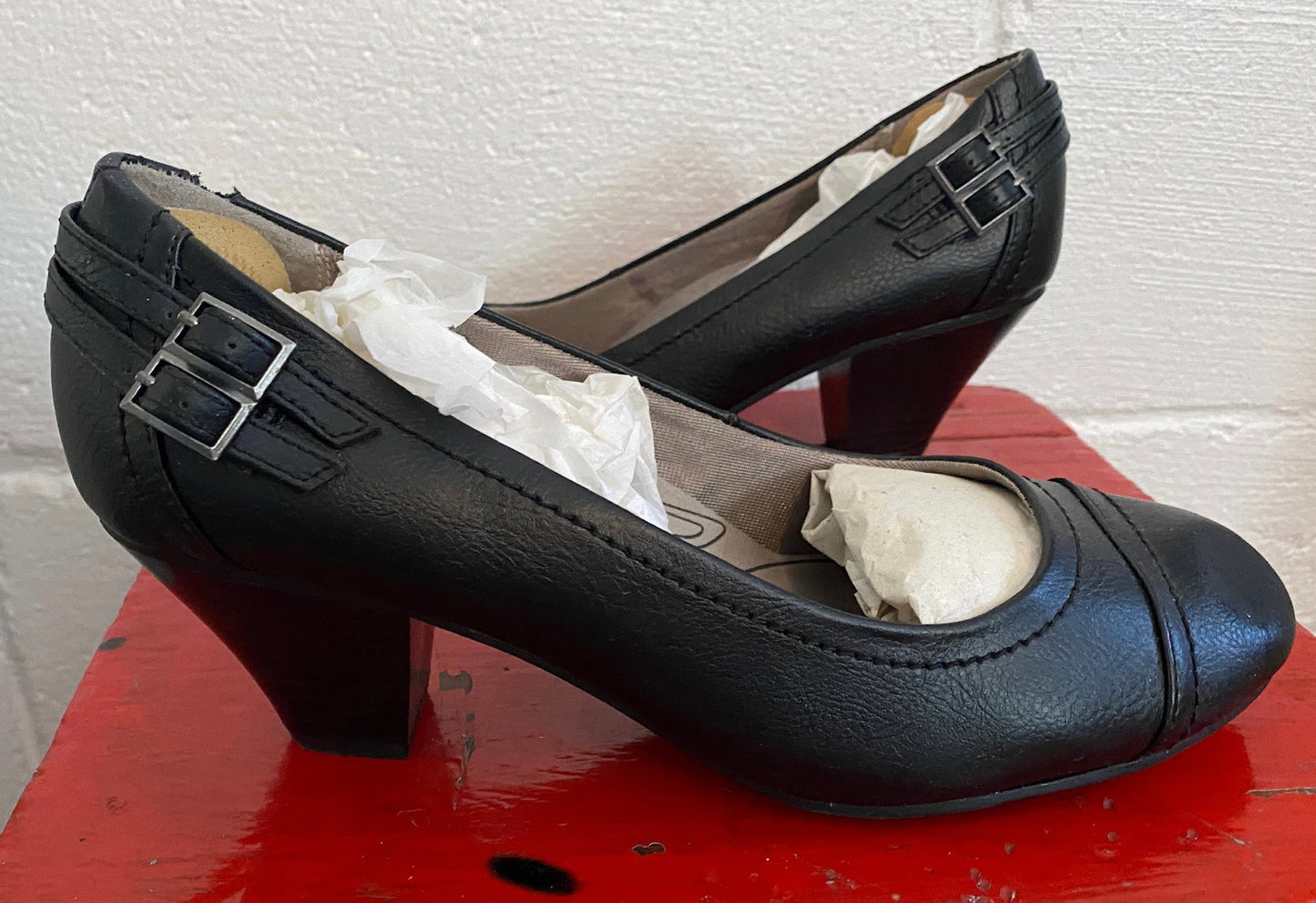 New Opened Box Women's LifeStride 9 M Give, Black Lansing Slip On Pump