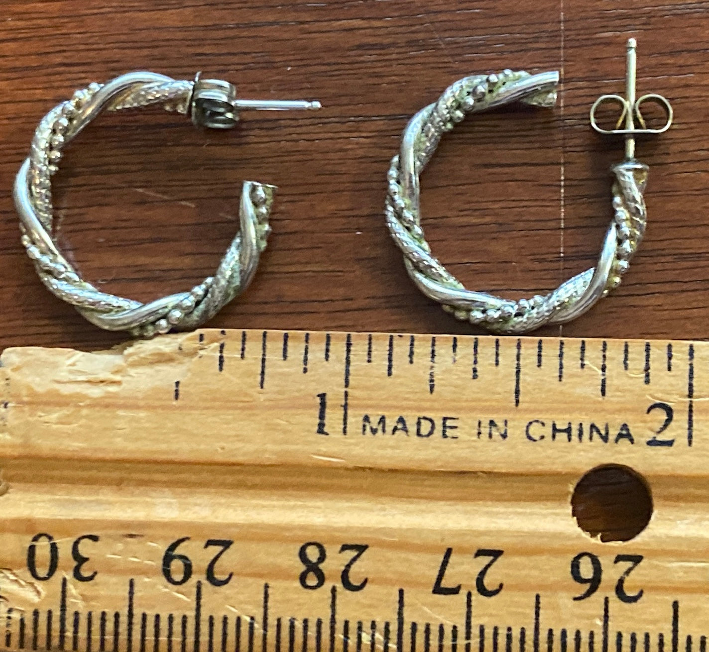 14k White Gold Twist Hoop Medium Sized Pierced Earrings